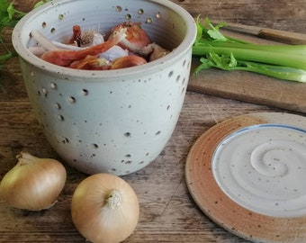 Onion keeper garlic onion storage jar with lid ceramic onion medium sized storage container box ceramic kitchen gadget handmade stoneware