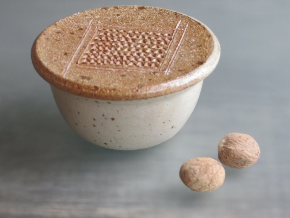 Ceramic Nutmeg Grater Nutmeg Rasp Spice Storage for Nutmeg Lid Etsy