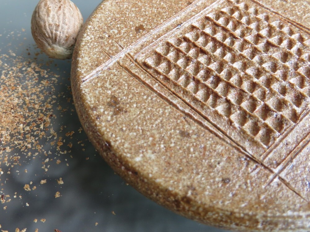 Ceramic Nutmeg Grater Nutmeg Rasp Spice Storage for Nutmeg Lid Etsy