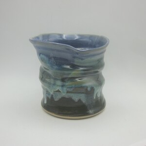 Handgemachte Keramik Spiralvase- Lila/Blau/Grün