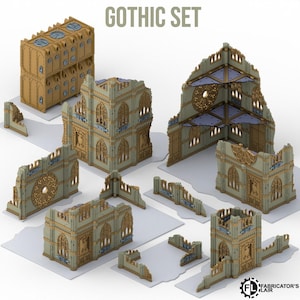 Könnte beinhalten: Eine Sammlung von beigen und grauen Miniatur-Geländestücken mit der Aufschrift GOTHIC SET. Das Set enthält verschiedene Wandabschnitte, zerstörte Gebäude mit Rundbogenfenstern, kreisförmige Rosettenfenster-Details und ein mehrstöckiges Lagerelement.