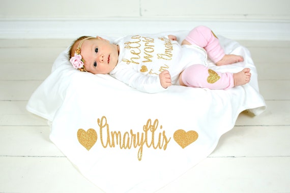 Baby Girl Coming Home Outfit Personalized Newborn Girl Outfit Hello World Baby Girl Clothes Newborn Girl Gift Hospital Outfit Baby Girl Gift Etsy Mexico