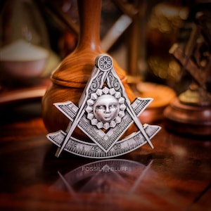 Past Master Jewel LUX - Square