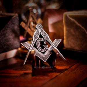Square & Compasses LUX - Geometrician