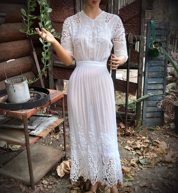 Edwardian Lawn DRESS ~ White Cotton Lace ~ Victori