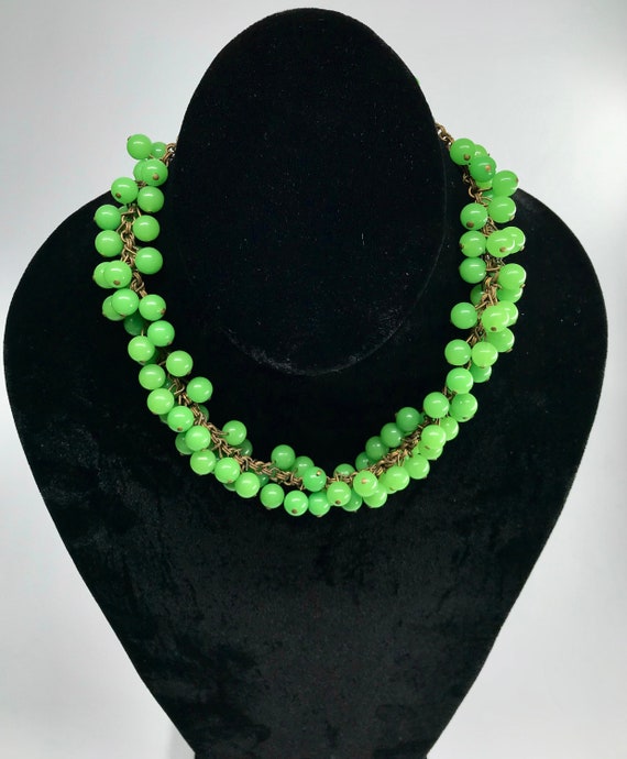 1940s Green Glass Beaded Necklace