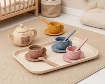 名入れ可能なクマのシリコン製ティーセット、カスタム刻印入りティーポット、幼児用ごっこ遊びおもちゃ、動物型押しトレイ食器、子供の誕生日プレゼント