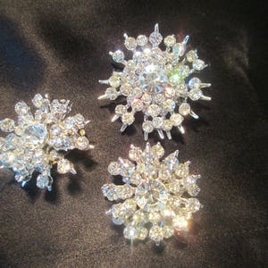 Vintage Rhinestone Brooch And Clip On Earrings Set