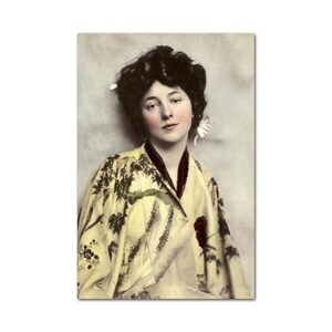 Póster impreso en papel con la actriz Evelyn Nesbit como geisha.