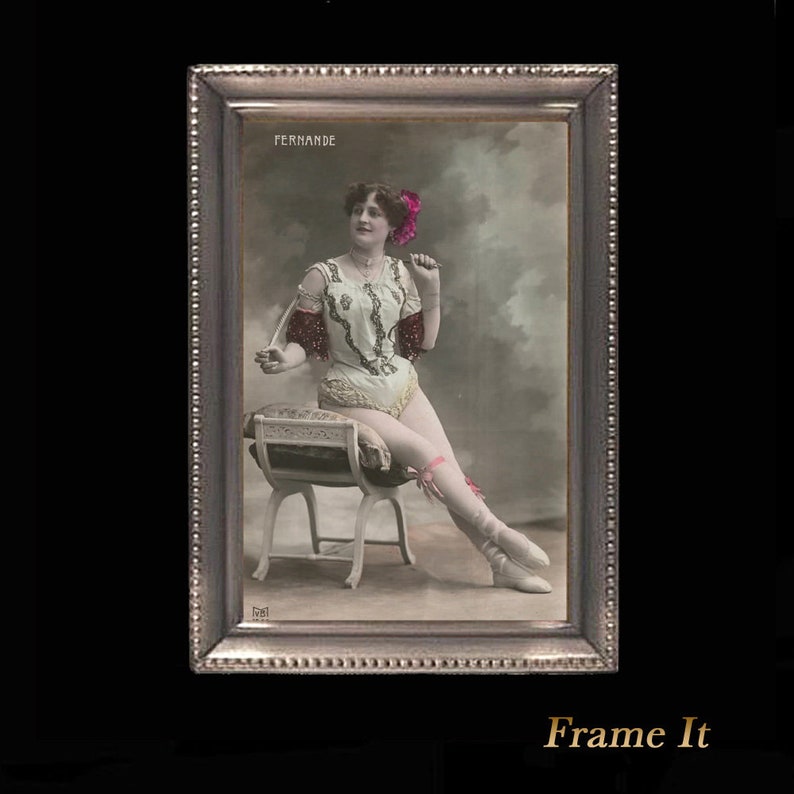 Carte postale ancienne photo danseuse burlesque dominatrice avec un fouet image 4
