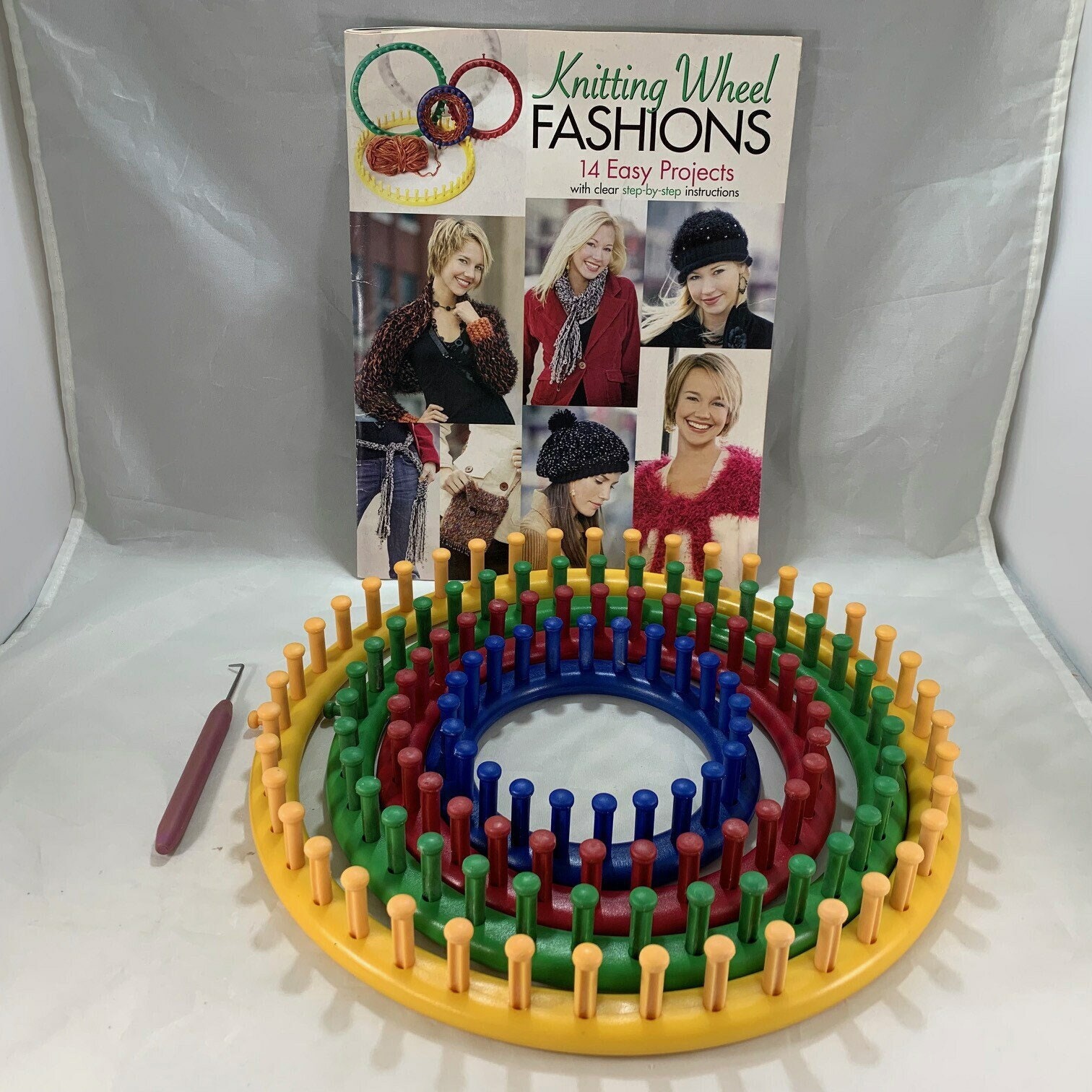 Baby Hat Knitting Loom, Circular Loom With Removable Pegs for Baby Hats,  Wristwarmers, Doll Dresses, Like Knifty Knitter 