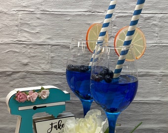 Fake Blueberry Lemonade * Fake drinks, Summer Drinks, Summer Decor, Craft Cocktail, Faux drinks, Kitchen summer decor, Wine