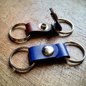 15 couleurs teintes à la main Anneau porte-clés Porte-clés en cuir Peut contenir plus de 3 porte-clés Service de voiturier en toute simplicité, ne donnez que vos clés de voiture Sur commande image 1
