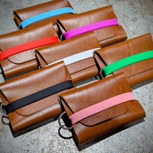 Banda de silicona, billetera de cuero para tarjetas, billetera con tarjetero, billetera con llavero, funda para tarjetas, billetera minimalista, billetera de una pieza, hecha a pedido