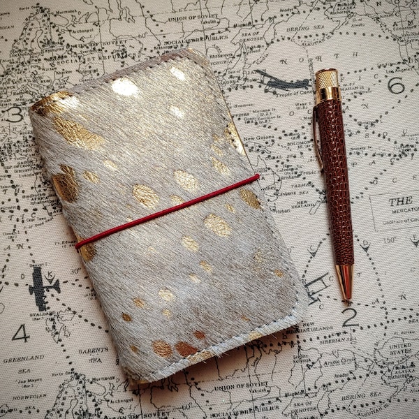 Piel de vaca con pelo, funda para pasaporte, funda para libreta B7, funda para notas de campo, minidiario, lavado al ácido, dorado metalizado, hecho a medida