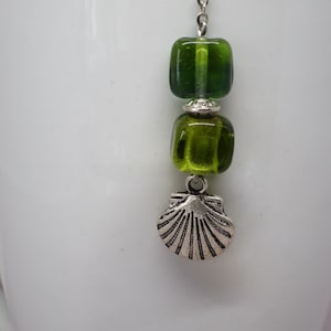Seashell Tea Bag Clip: Green Lampwork Beads
