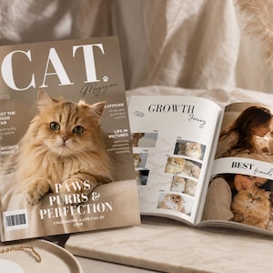 Könnte beinhalten: Ein Magazin mit dem Titel CAT Magazine, das eine langhaarige, ingwerfarbene Katze auf dem Cover mit dem Text Paws Purrs & Perfection zeigt. Das offene Magazin zeigt einen Growth Journey-Abschnitt mit mehreren Katzenfotos und eine Best Friends-Seite.