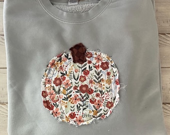 PUMPKIN SWEATSHIRT on butter soft sweatshirt - Appliqué Raggy Pumpkin - Simple Fall Pumpkin Crewneck Sweatshirt - Minimal Fall Sweatshirt