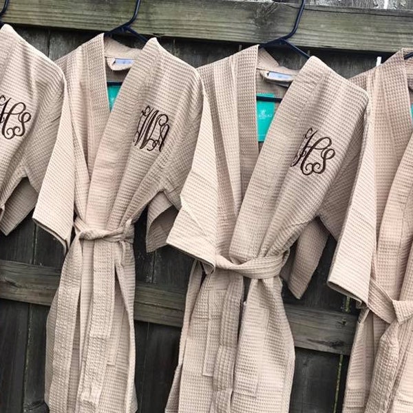 MONOGRAMMED ROBES- Bridal Monogrammed Robes -Waffle Weave Robes -  Thigh length Robe - Bridal Robes - Bridesmaid Gifts - Personalized Robes