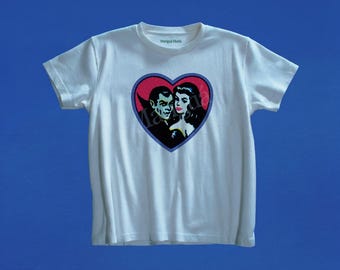 Vampire Couple Graphic Tee, Retro Dracula Love Shirt, Vintage Horror Baby Tee, Dark Romance Gift, Gothic Couple Top, Alt Girl Shirt, Y2K