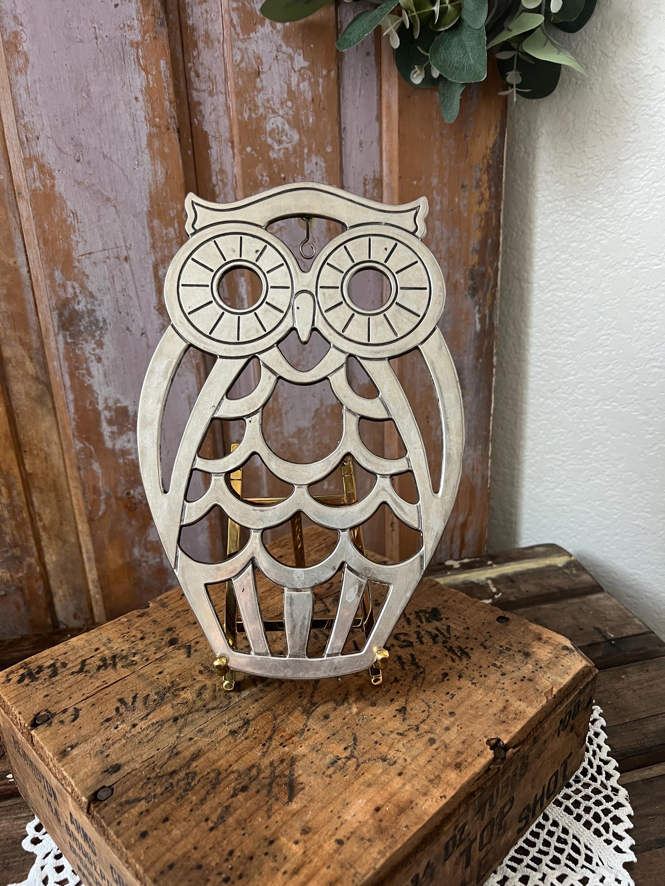 A a vintage Leonard silver-plate owl trivet