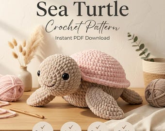 Peut inclure: Un modèle de crochet numérique pour une tortue de mer avec le texte Digital Crochet Pattern Sea Turtle Crochet Pattern Instant PDF Download. Le modèle présente une tortue en peluche beige et rose clair, des pelotes de laine et un crochet en bois.