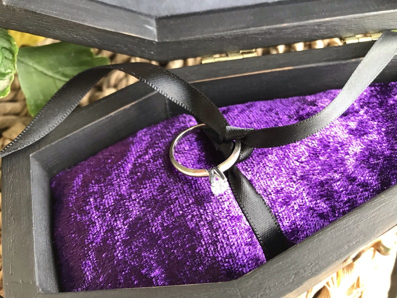 coffin ring box