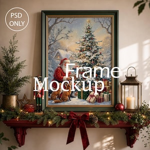 Op de afbeelding: Een donkergroene rechthoekige lijst met een feestelijke illustratie van de Kerstman met twee vossen bij een versierde kerstboom en cadeautjes. De tekst PSD ONLY en Frame Mockup staat in witte letters over de afbeelding heen.