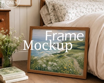 Cottagecore-Schlafzimmer-Mockup (PSD) mit horizontalem Rahmen, angelehntem Holzrahmen und floraler Bettdekoration