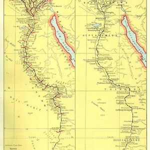 Op de afbeelding: Oude kaart van het oude Egypte, met de Nijl en de omliggende regio's. De kaart is in tinten geel, bruin en rood, met Franse tekst. Het bevat geografische kenmerken en historische plaatsnamen.