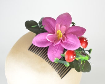 VENDITA! Fascinator Piccolo copricapo Pettine per capelli Fiore di seta orchidea rosa con cavalletta e funghi rossi Cappello da festa primaverile estivo Addio al nubilato