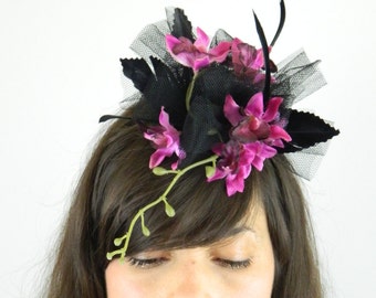 VENDITA! Fascinator Copricapo Cappello Seta Rosa Orchidea Fiori Cascata in Piume Nere e Tulle Velo - Statement Copricapo Accessorio Capelli