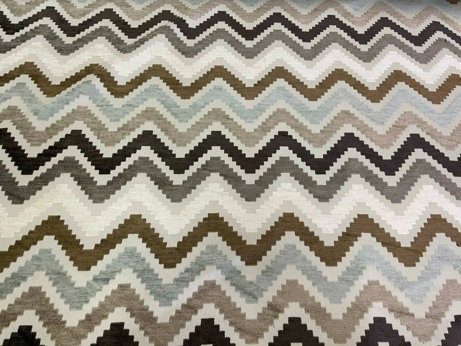 MORROW(モロー) 3.625 Yds Romo Marlow Chevron Zig Zag Blue, Gray, & Tan