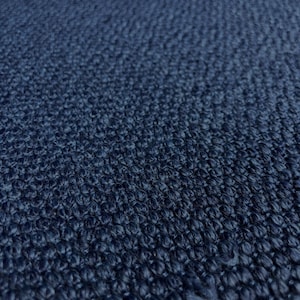 Tela italiana texturizada Knoll Placid Astro azul oscuro para tapicería interior y exterior, 17,25 yardas - K24755 - 19-I