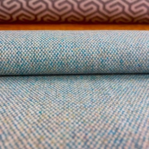 21 ヤード Camira メインライン フラックス ベイズウォーター ブルー & エクリュ 織りウール 室内装飾用生地 - CQ