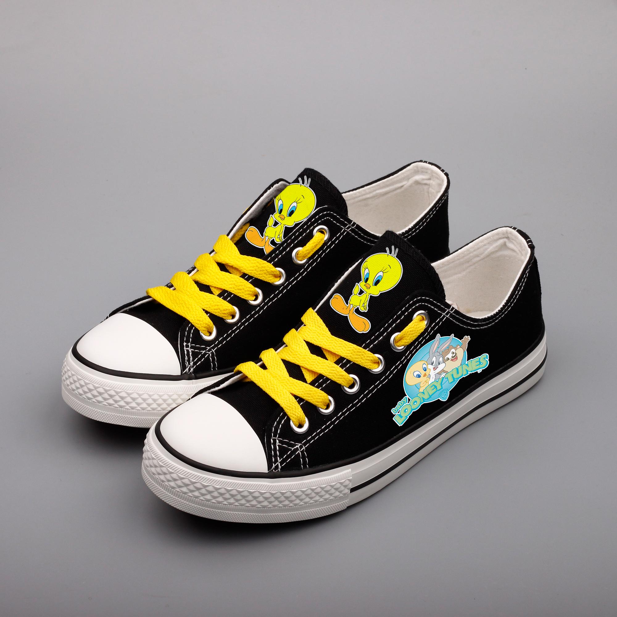 Looney Tune Converse - Etsy Israel