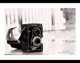 Vintage Camera photos, Twin-lens reflex camera photos, black and white photograph, antique camera picture, 8x12 wall art, Thanksgiving