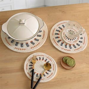 Floral Woven Placemat Round Cotton Braided Trivet Cottagecore Table Mat Botanical Coaster & Hot Pad Boho Kitchen Decor Gift for Home