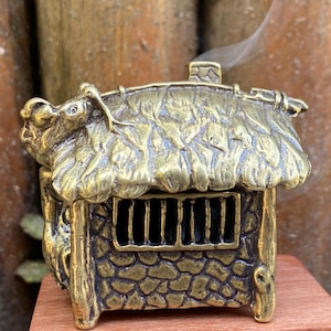Mini Thatched Hut Brass Incense Burner, Rustic Stone Cabin Backflow Censer, Oriental Zen Incense Cone Holder, Unique Home Meditation Decor