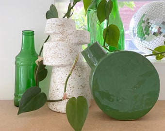 Circle vase M bottle green