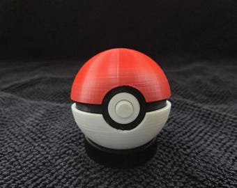 Öffnender Pokéball mit vollständig detailliertem Innenraum!