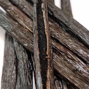 Vanilla Beans | Organic Indonesian Farm | Rich & Sweet with Woody Notes, hints Chocolate and Coffee | For Baking Supplies