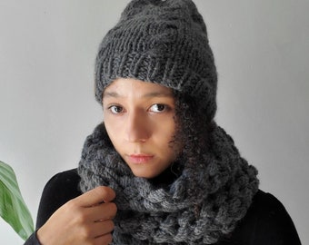 Ready to ship- Thick crochet scarf in Grey -Bubble cowl- Cabled hat in grey- Gift set, Wool scarf and hat