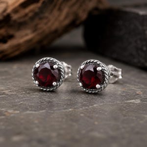 Vintage Rope Bezel Earrings || Minimalist Gemstone Earrings