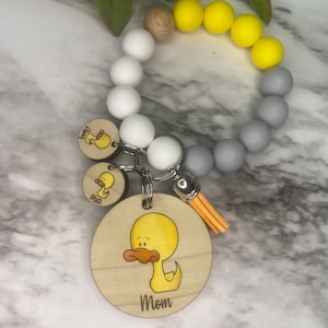 Muñequera de silicona personalizada, llavero personalizado, muñequera de cuentas de silicona, regalo para ella, regalo del día de las madres, muñequera con cuentas, llavero de muñequera