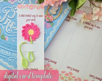 Puede incluir: Un marcapáginas de flores de ganchillo rosa y amarillo, con un tallo y una hoja verdes. El marcapáginas está en una tarjeta blanca con el texto "A perfect way to save your spot." Las palabras "Happy Reading" y "digital card template" también son visibles.