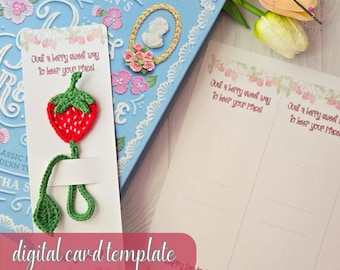 Puede incluir: Un marcapáginas de fresa de ganchillo con hojas y tallo verdes, colocado en una tarjeta blanca con el texto "Just a berry sweet way to keep your place". También se ve un libro azul y una plantilla de tarjeta digital.