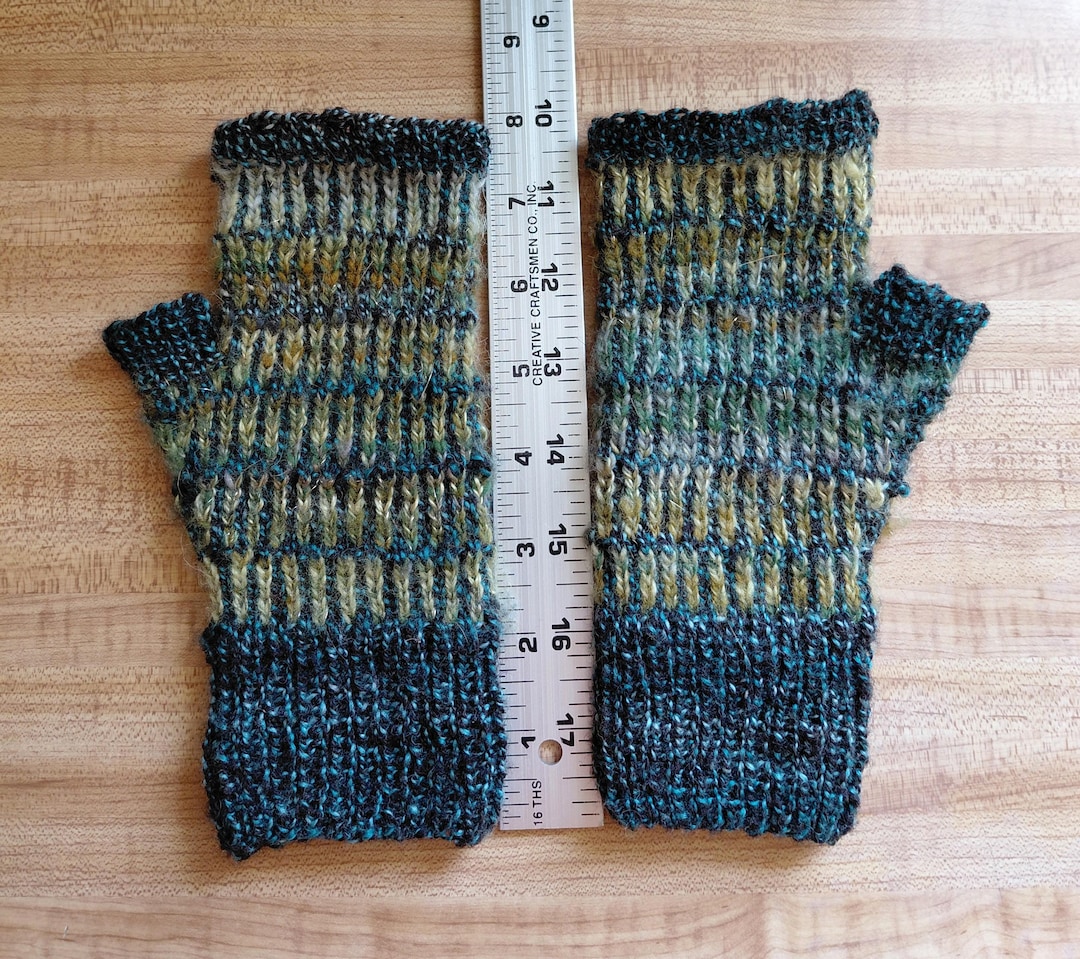 Handknit Dragon Scale Wool Fingerless Mitts in Turquoise Blue and ...