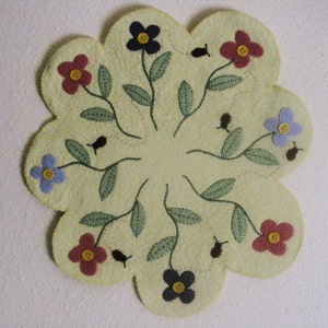 Penny Rug Pattern - Posies and Ladybugs