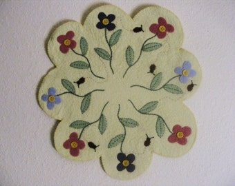 Penny Rug Pattern - Posies and Ladybugs